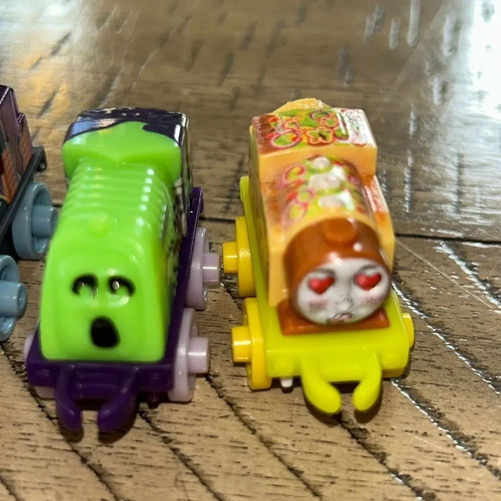 Mini Thomas Train 🚂 Toy Set. Choo Choo!! 13 mini engines Halloween🎃Animals 🦁